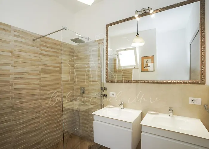 Bed and breakfast Balconi Sul Mare 4*